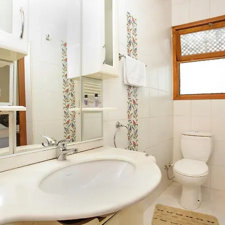 Blue White Apartment *